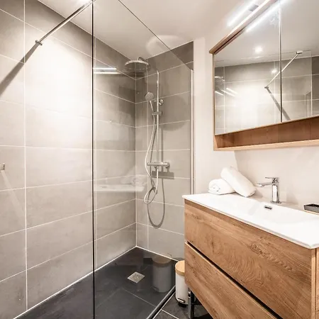 Camox, - By Emerald Apartment *