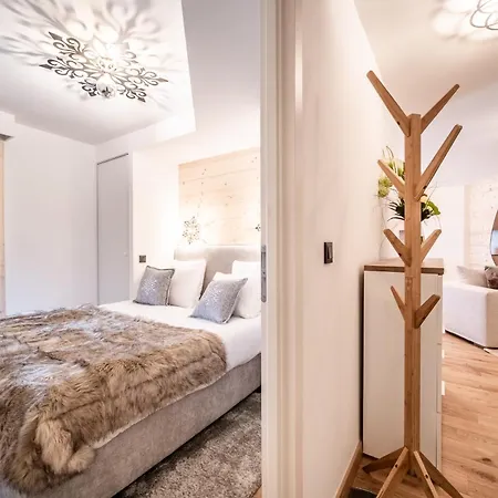 Apartment Camox, - By Emerald *