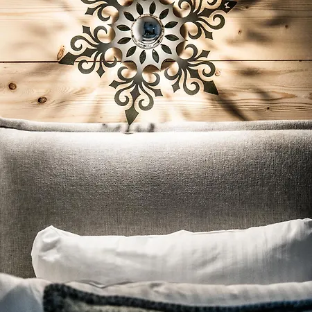 Camox, - By Emerald Les Houches